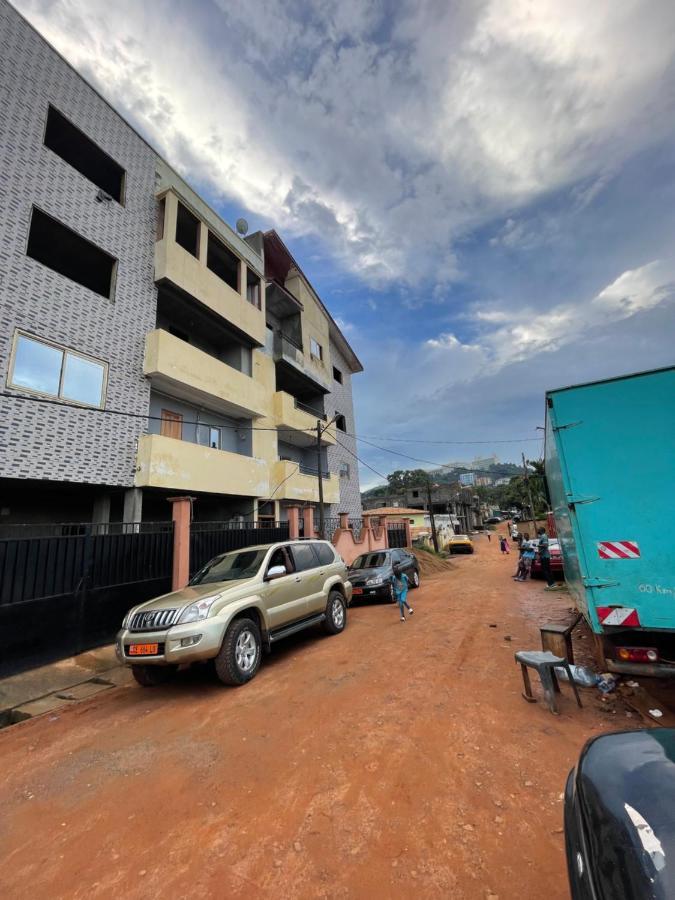 Апартаменты Les Logis De Nouvelle Route Bastos Яунде Экстерьер фото