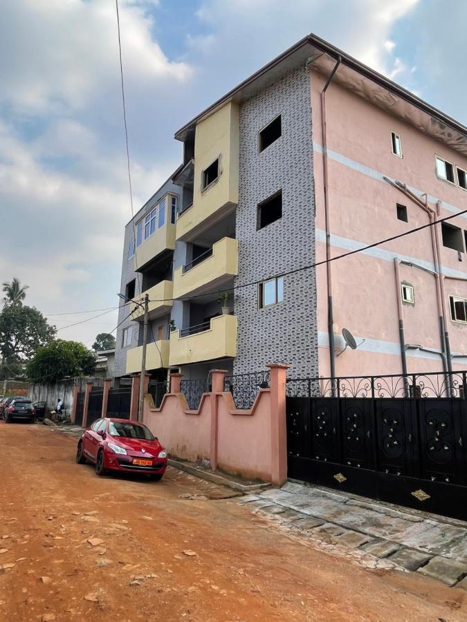 Апартаменты Les Logis De Nouvelle Route Bastos Яунде Экстерьер фото