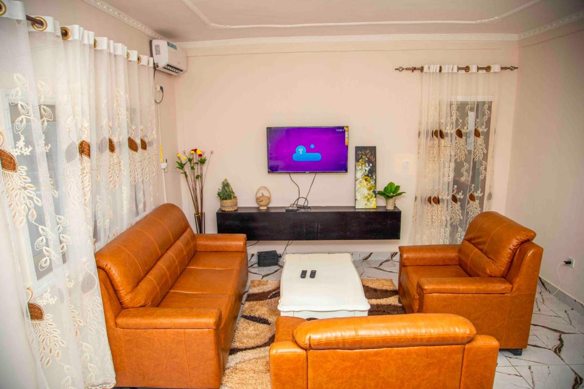Апартаменты Les Logis De Nouvelle Route Bastos Яунде Экстерьер фото